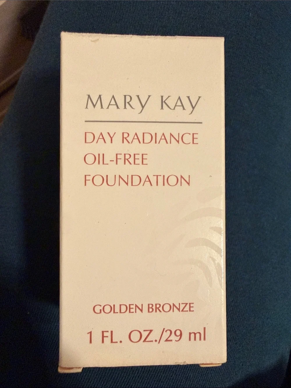 Mary Kay Day Radiance Oil-Free Foundation — Golden Bronze shade